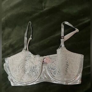Victoria's Secret Silver and White Lace Bra